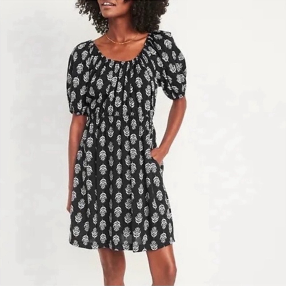 Old Navy tie back dress w/ puff sleeve